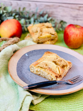 Apfel-Hefekuchen-mit-Streuseln-Rezept-1