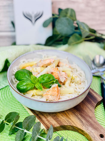 Frischkäsesauce-mit-Lachs-und-Spargel_Rezept