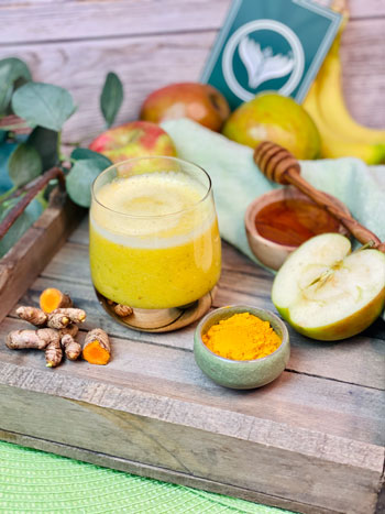 Kurkuma-Smoothie-mit-Apfelsaft-Rezept-3
