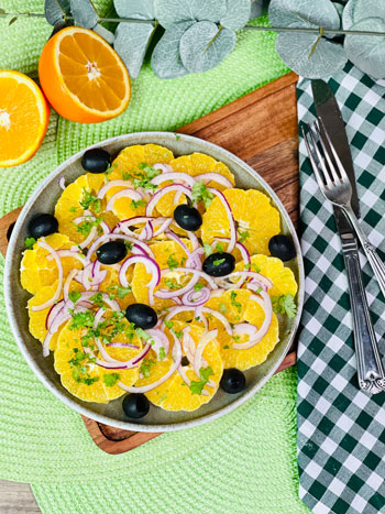 Orangen-Zwiebel-Salat-mit-Oliven-rezept-3