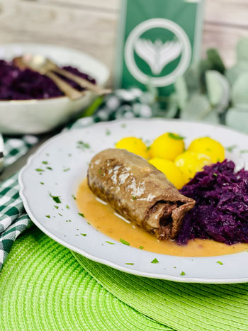 Rouladen-mit-Kartoffeln-und-Rotkohl-Rezept-2
