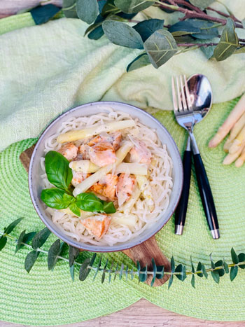 Schnelles_Frischkäsesauce-mit-Lachs-und-Spargel_Rezept