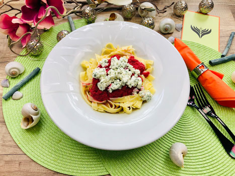 Tagliatelle_rote_Bete_Pesto_0_web