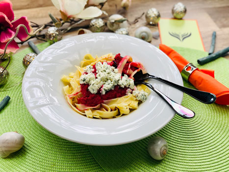 Tagliatelle_rote_Bete_Pesto_4_web