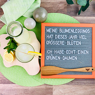 Selbst gemachte Zitronen Limonade mit Minze ohne Zucker und Letterboard Zitronen-Ingwer-Limonade Tüte