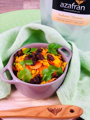 Leckeres Kurkuma-Rezept: gebratener Reis mit Möhren und Ingwer #vegetarisch #kurkuma #kurkumareis #goldenerreis gebratener-kurkuma-reis-rezept